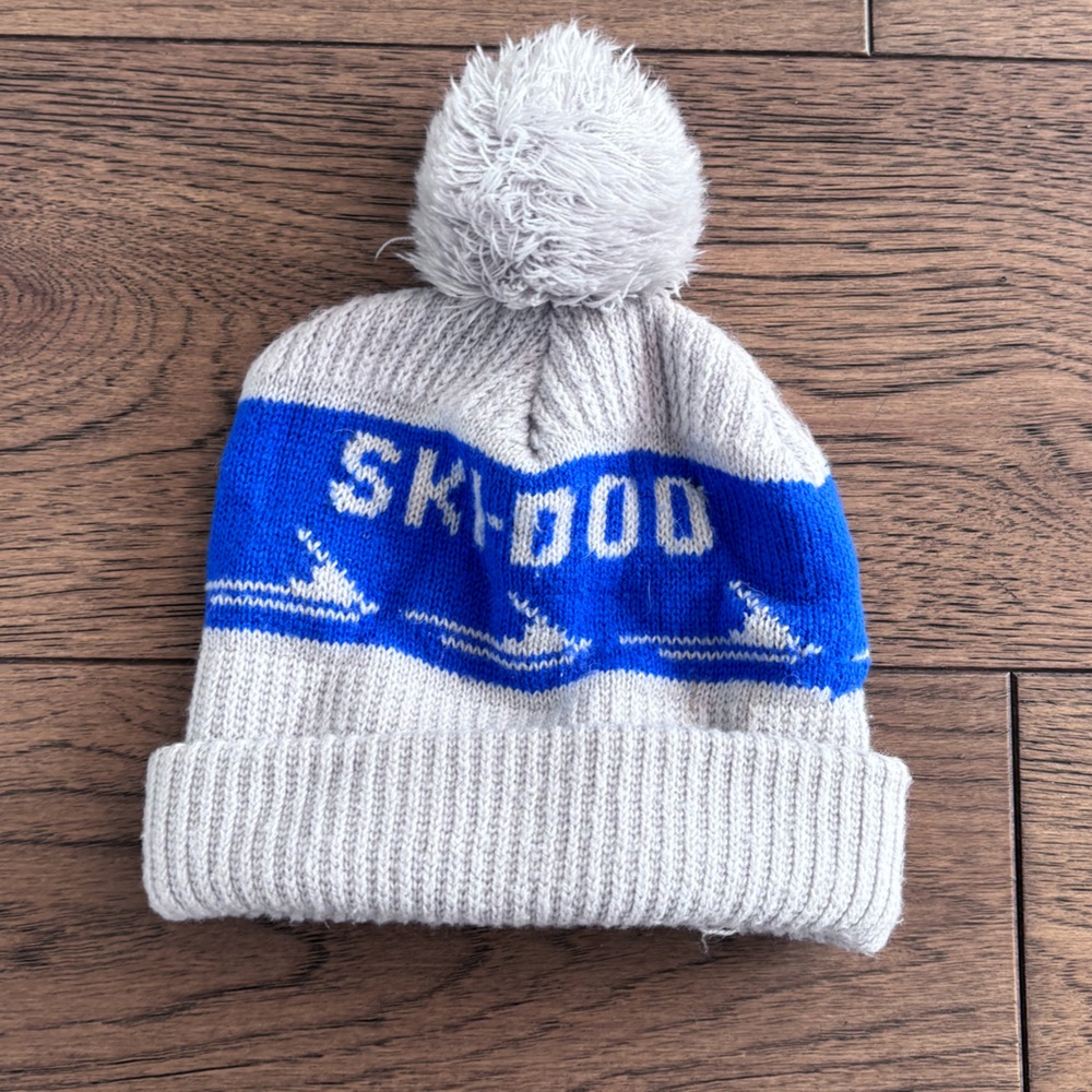 Kids' Vintage Skidoo Blue and Gray Pom-Pom Beanie touque